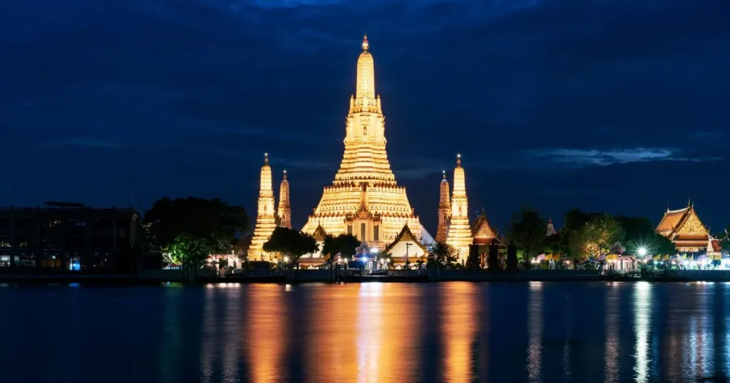 Wat Arun Bangkok-unique attractions in Bangkok